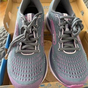 Brand New In Box Brooks Glycerin 19 Women’s Sneakers